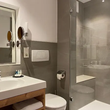 Suite-artiges Dz Fur Zwei Mit Balkon & Bergblick